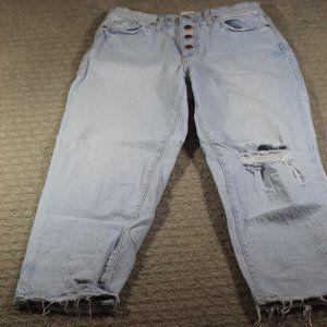 Universal Threads Size 6R Light Wash Vintage Straight Distressed Blue Jeans